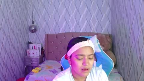 Nicolle Miley online show from February 16, 2025, 2:42 am