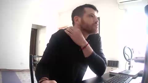 nicolove4272 online show from October 26, 2025, 4:57 pm