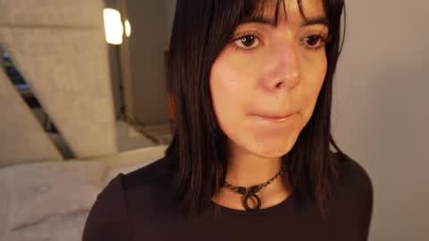 Snapshot of nicolross_ chatting on November 16, 2025, 4:56 pm NicolRoss online show from November 16, 2025, 4:56 pm