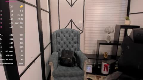 Snapshot of nicolross_ chatting on November 25, 2025, 9:37 pm NicolRoss online show from November 25, 2025, 9:37 pm