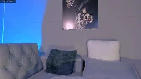 Snapshot of nicolvibes_212 chatting on June 11, 2026, 1:27 am Nicol online show from June 11, 2026, 1:27 am