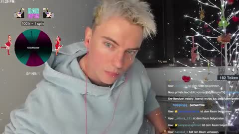 NicoSlowmoo online show from December 19, 2025, 10:28 pm