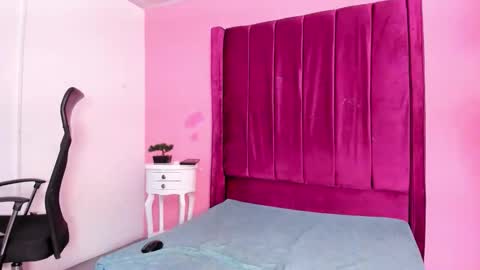 nicoypipeking online show from March 18, 2026, 4:04 am