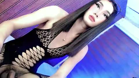 night_crystal1111 online show from June 11, 2026, 4:27 pm