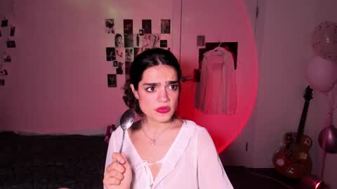 Snapshot of nightfloatt chatting on November 3, 2025, 8:43 pm Daisy online show from November 3, 2025, 8:43 pm