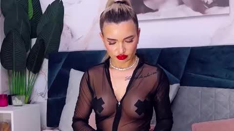 Snapshot of nightshadeiris chatting on November 10, 2025, 9:19 am Iris online show from November 10, 2025, 9:19 am