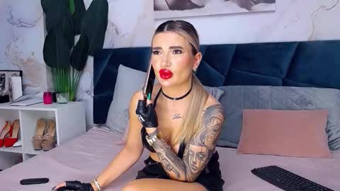 Snapshot of nightshadeiris chatting on November 11, 2025, 8:47 am Iris online show from November 11, 2025, 8:47 am