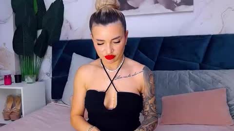 Snapshot of nightshadeiris chatting on November 24, 2025, 10:37 am Iris online show from November 24, 2025, 10:37 am