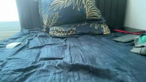 nightwalker06 online show from December 18, 2025, 11:38 am