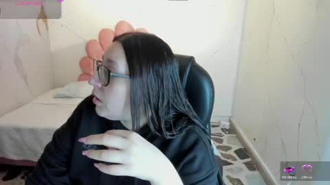 Snapshot of niickyjones chatting on June 9, 2026, 7:09 am Anni online show from June 9, 2026, 7:09 am