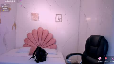 Snapshot of niickyjones chatting on June 17, 2026, 5:10 am Anni online show from June 17, 2026, 5:10 am