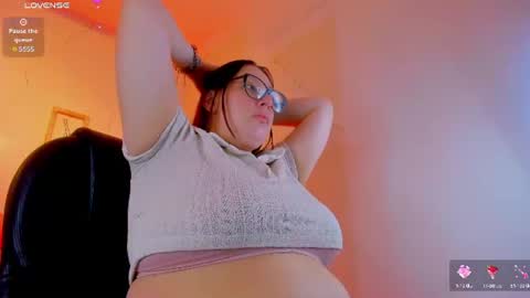 Snapshot of niickyjones chatting on June 21, 2026, 11:51 pm Anni online show from June 21, 2026, 11:51 pm