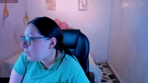 Snapshot of niickyjones chatting on June 23, 2026, 6:11 am Anni online show from June 23, 2026, 6:11 am