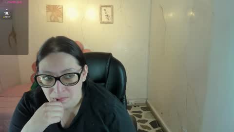 Snapshot of niickyjones chatting on July 5, 2026, 12:17 am Anni online show from July 5, 2026, 12:17 am