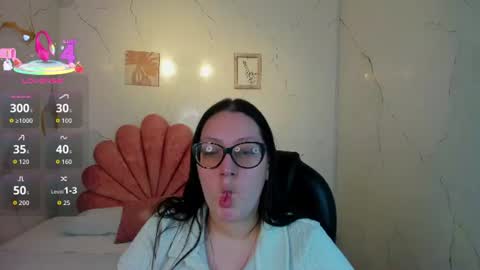 Snapshot of niickyjones chatting on July 26, 2026, 10:38 pm Anni online show from July 26, 2026, 10:38 pm