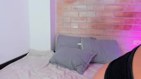 Snapshot of niicole_steele chatting on May 26, 2026, 1:01 am Niicole online show from May 26, 2026, 1:01 am