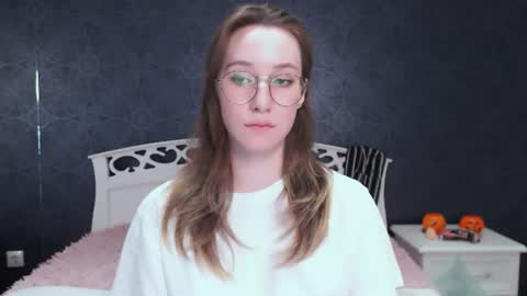 niixi online show from June 13, 2026, 4:05 pm