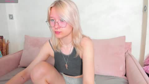 Snapshot of nika_sm chatting on July 15, 2026, 9:03 am Nika Sm online show from July 15, 2026, 9:03 am