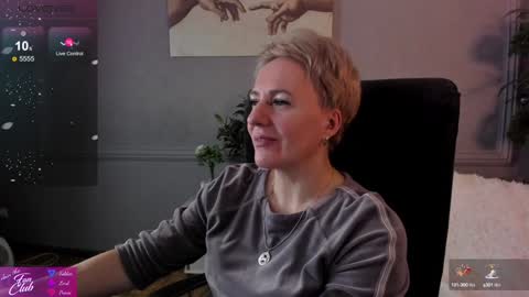 Snapshot of nika_smit chatting on December 15, 2024, 9:45 am Nika online show from December 15, 2024, 9:45 am