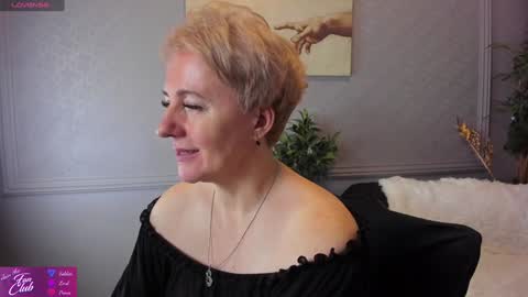 Snapshot of nika_smit chatting on December 22, 2024, 8:38 am Nika online show from December 22, 2024, 8:38 am