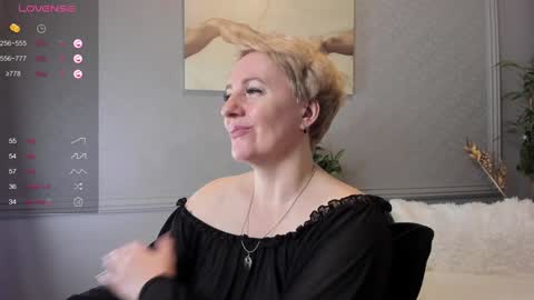 Snapshot of nika_smit chatting on December 24, 2024, 12:11 pm Nika online show from December 24, 2024, 12:11 pm