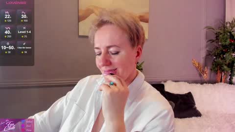 Snapshot of nika_smit chatting on January 4, 2025, 2:35 pm Nika online show from January 4, 2025, 2:35 pm