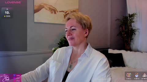 Snapshot of nika_smit chatting on January 17, 2025, 1:03 pm Nika online show from January 17, 2025, 1:03 pm