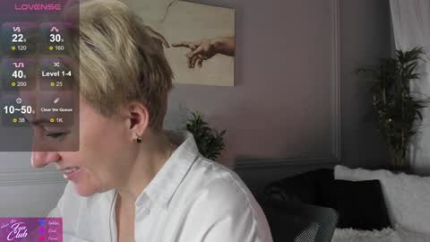 Snapshot of nika_smit chatting on January 19, 2025, 5:26 am Nika online show from January 19, 2025, 5:26 am