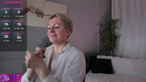 Snapshot of nika_smit chatting on January 25, 2025, 8:31 am Nika online show from January 25, 2025, 8:31 am