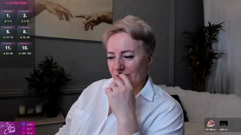 Snapshot of nika_smit chatting on March 1, 2025, 5:42 am Nika online show from March 1, 2025, 5:42 am