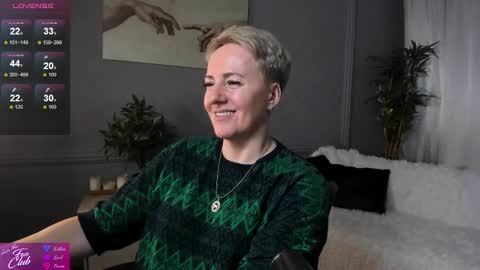 Snapshot of nika_smit chatting on March 3, 2025, 2:26 pm Nika online show from March 3, 2025, 2:26 pm