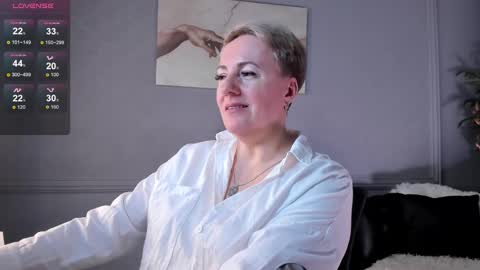 Snapshot of nika_smit chatting on March 4, 2025, 8:57 am Nika online show from March 4, 2025, 8:57 am