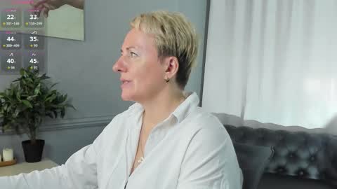 Snapshot of nika_smit chatting on September 12, 2025, 9:09 am Nika online show from September 12, 2025, 9:09 am