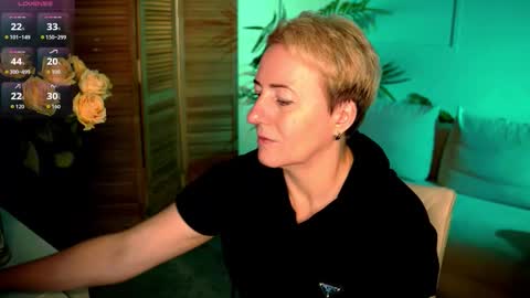 Snapshot of nika_smit chatting on September 27, 2025, 5:34 am Nika online show from September 27, 2025, 5:34 am
