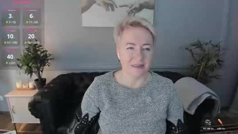 Snapshot of nika_smit chatting on November 16, 2025, 5:13 am Nika online show from November 16, 2025, 5:13 am