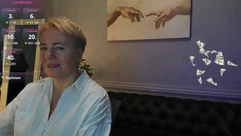 Snapshot of nika_smit chatting on November 22, 2025, 6:01 am Nika online show from November 22, 2025, 6:01 am