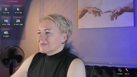 Snapshot of nika_smit chatting on November 28, 2025, 9:34 am Nika online show from November 28, 2025, 9:34 am