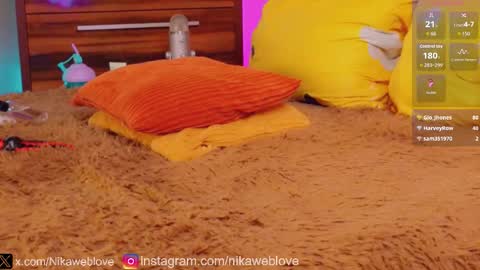 Snapshot of nikaweb chatting on October 13, 2025, 8:09 pm Nika online show from October 13, 2025, 8:09 pm