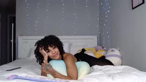 Snapshot of nikayasworld chatting on October 28, 2025, 1:20 am nikayasworld online show from October 28, 2025, 1:20 am