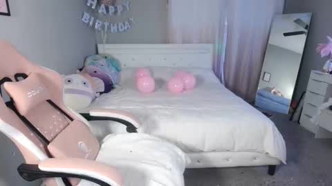 Snapshot of nikayasworld chatting on May 19, 2026, 3:24 am nikayasworld online show from May 19, 2026, 3:24 am