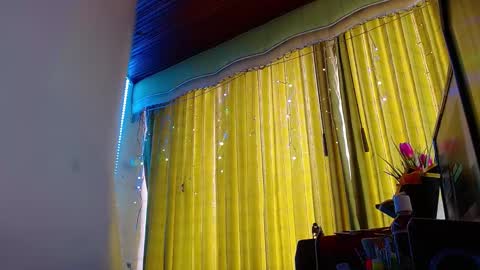 Snapshot of niki_1998 chatting on December 23, 2024, 6:16 pm Natalia online show from December 23, 2024, 6:16 pm