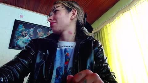 Snapshot of niki_1998 chatting on February 3, 2025, 6:07 pm Natalia online show from February 3, 2025, 6:07 pm