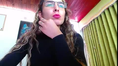 Snapshot of niki_1998 chatting on February 8, 2025, 2:04 am Natalia online show from February 8, 2025, 2:04 am