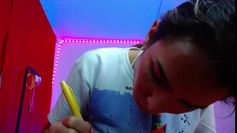 Snapshot of niki_1998 chatting on March 11, 2025, 8:42 pm Natalia online show from March 11, 2025, 8:42 pm