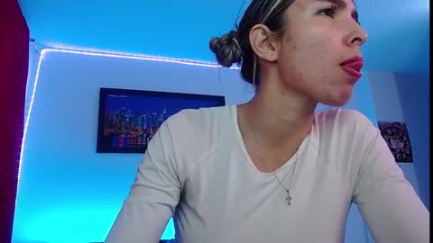 Snapshot of niki_1998 chatting on September 17, 2025, 11:50 pm Natalia online show from September 17, 2025, 11:50 pm