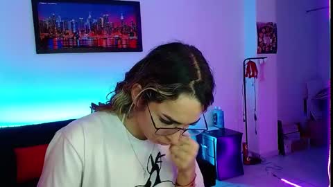 Snapshot of niki_1998 chatting on September 25, 2025, 8:56 pm Natalia online show from September 25, 2025, 8:56 pm