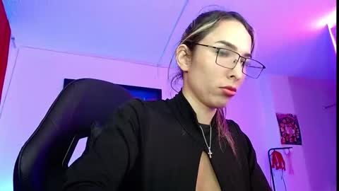 Snapshot of niki_1998 chatting on October 7, 2025, 2:09 am Natalia online show from October 7, 2025, 2:09 am