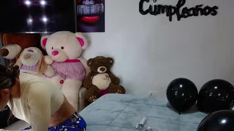 Snapshot of niki_1998 chatting on November 14, 2025, 8:51 pm Natalia online show from November 14, 2025, 8:51 pm