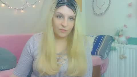 Snapshot of niki_leex chatting on February 27, 2026, 11:32 am niki_leex online show from February 27, 2026, 11:32 am