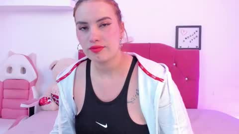 Snapshot of nikii_28 chatting on January 11, 2025, 10:40 pm Nikii online show from January 11, 2025, 10:40 pm